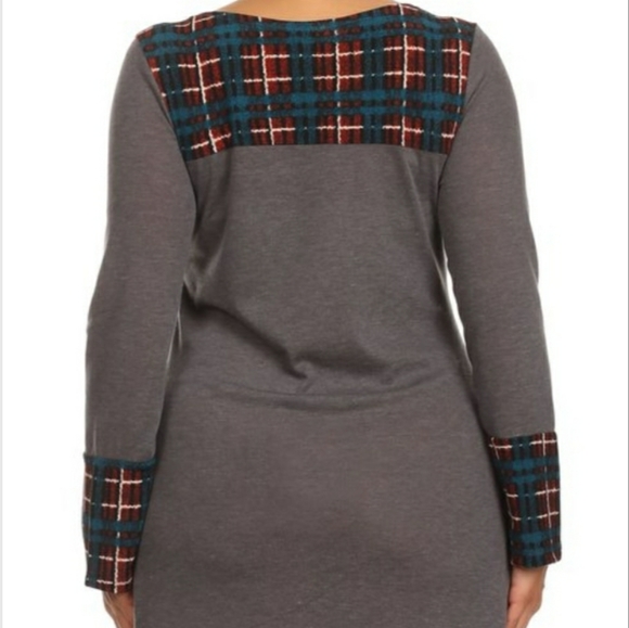 Plus Size Women's Long Sleeve Contrast Dress - Picture 4 of 4